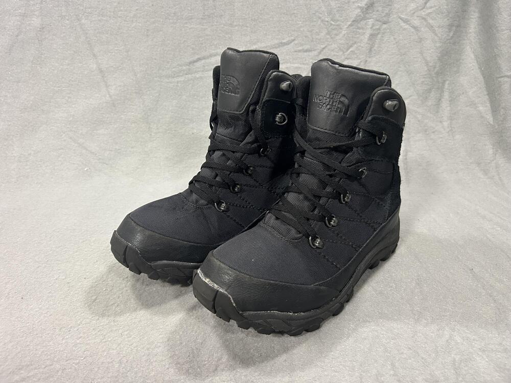 The North Face Chilkat Boots Mens Size 8 Black Waterproof Winter Hiking Trail